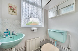 Ground floor wc- click for photo gallery